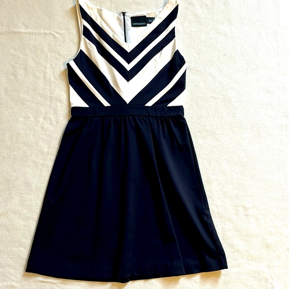Cynthia Rowley Black and White Sleeveless Elegant Dress. Size Small